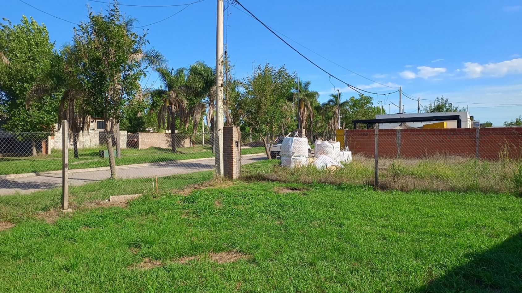 Posibilidad Uso Comercial - Esquina Bv. America y El Algarrobo - Sin garantia propietaria