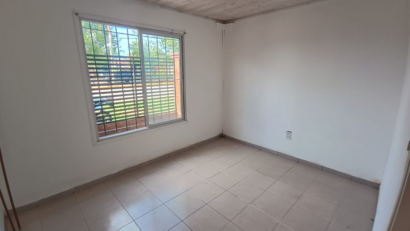 Posibilidad Uso Comercial - Esquina Bv. America y El Algarrobo - Sin garantia propietaria