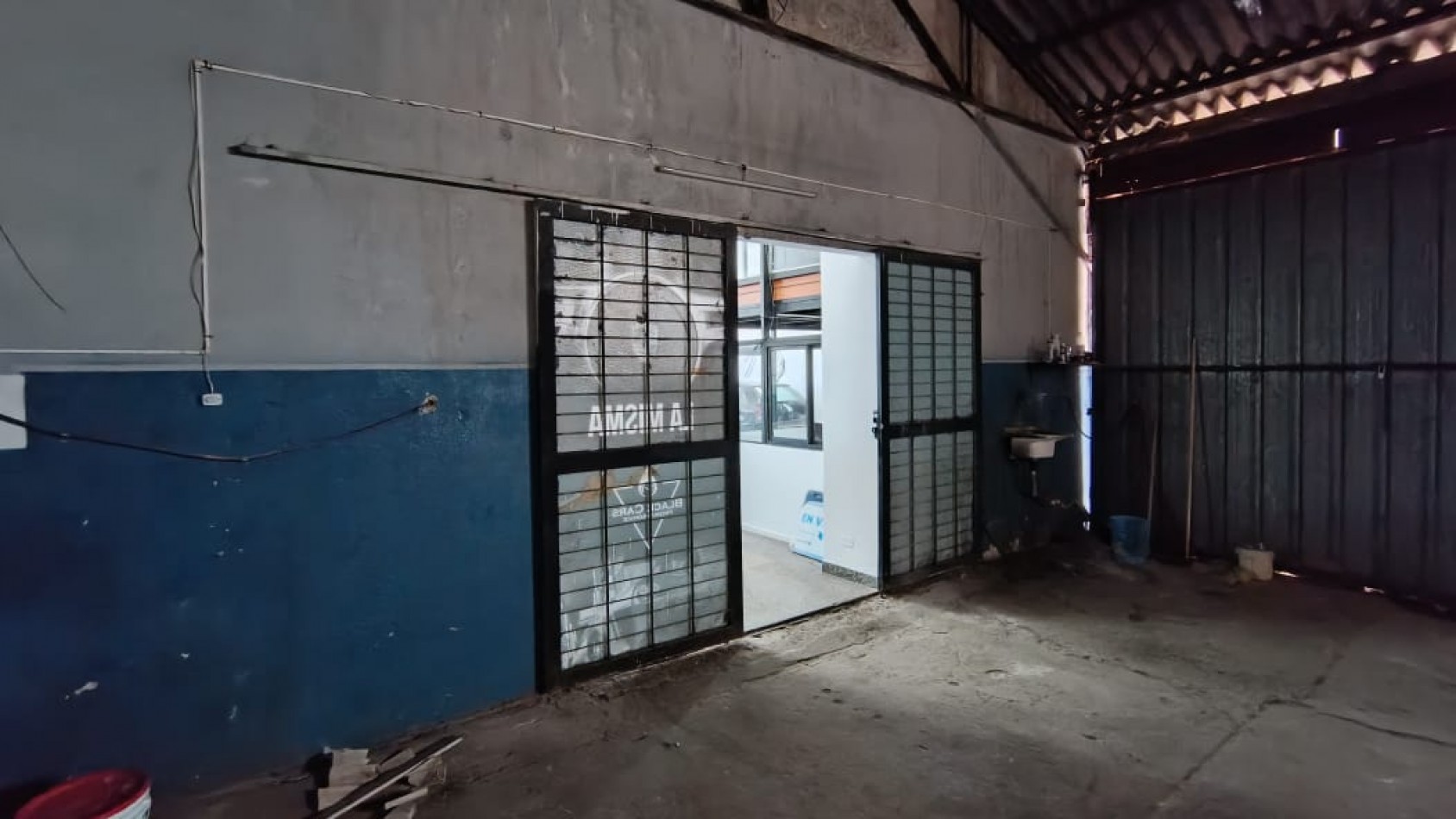  LOCAL COMERCIAL EN ALQUILER - 300 m² - PROVINCIAS UNIDAS - SIN GARANTIA PROPIETARIA