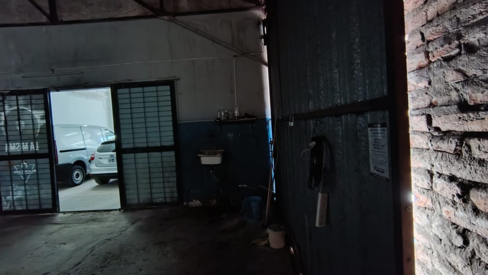  LOCAL COMERCIAL EN ALQUILER - 300 m² - PROVINCIAS UNIDAS - SIN GARANTIA PROPIETARIA