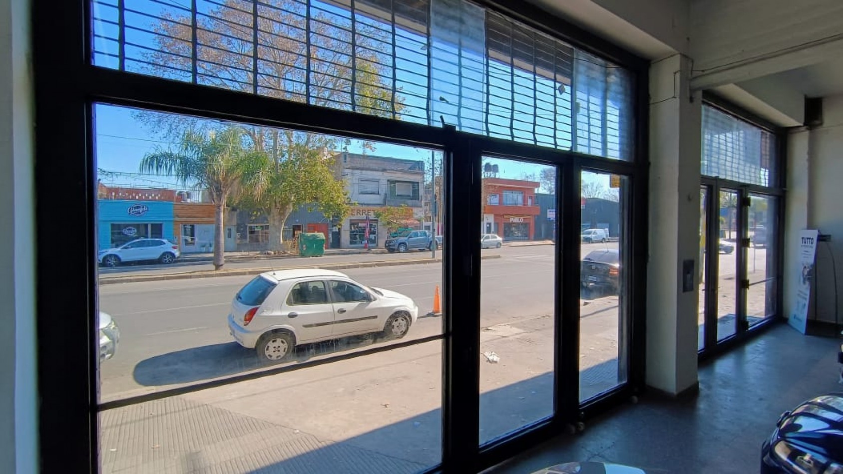  LOCAL COMERCIAL EN ALQUILER - 300 m² - PROVINCIAS UNIDAS - SIN GARANTIA PROPIETARIA