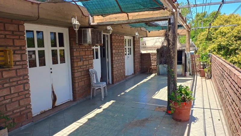 Casa grande en alquiler. Planta Alta. Barrio Belgrano