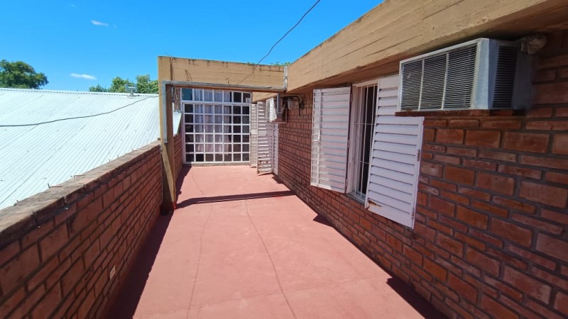 Casa grande en alquiler. Planta Alta. Barrio Belgrano