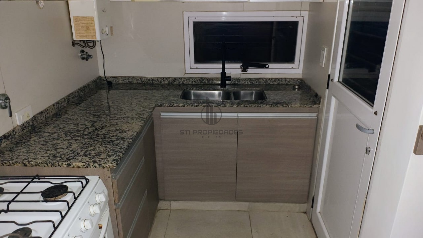 Vendo duplex de dos dormitorios con cochera