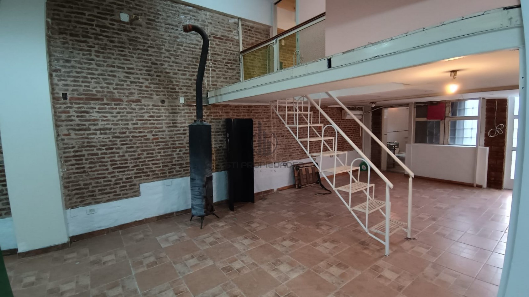 Alquiler de importante local sobre avenida - Barrio Belgrano - Disponible Agosto