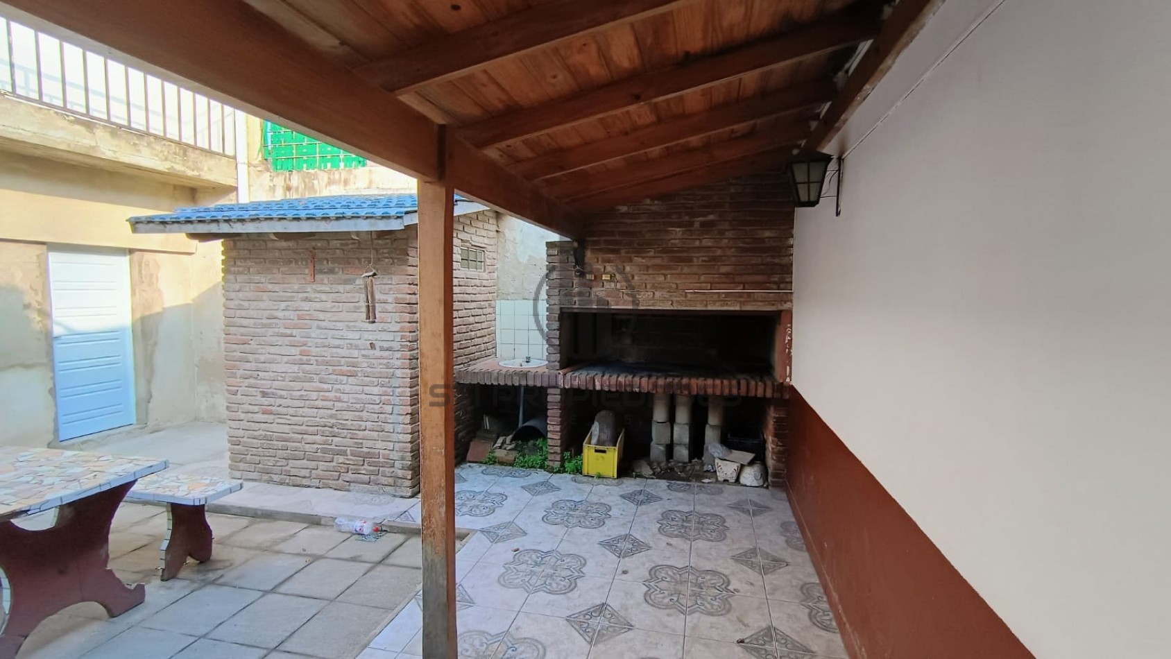 Alquiler casa en planta baja - Dos dormitorios - Cochera - Patio