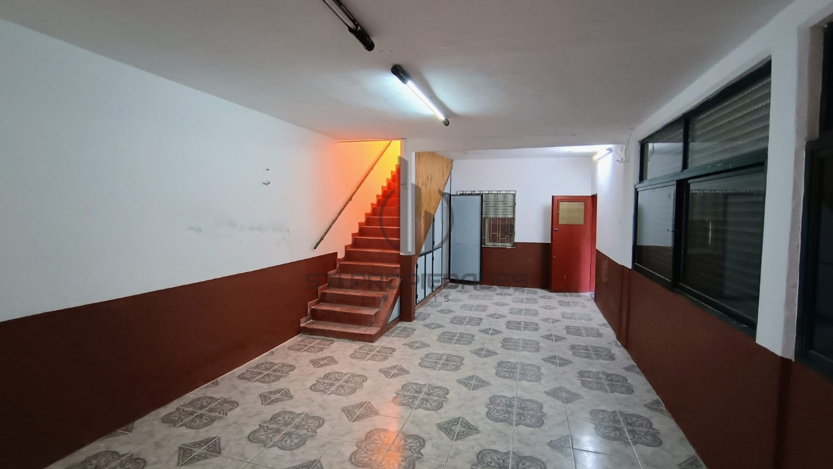 Alquiler casa en planta baja - Dos dormitorios - Cochera - Patio