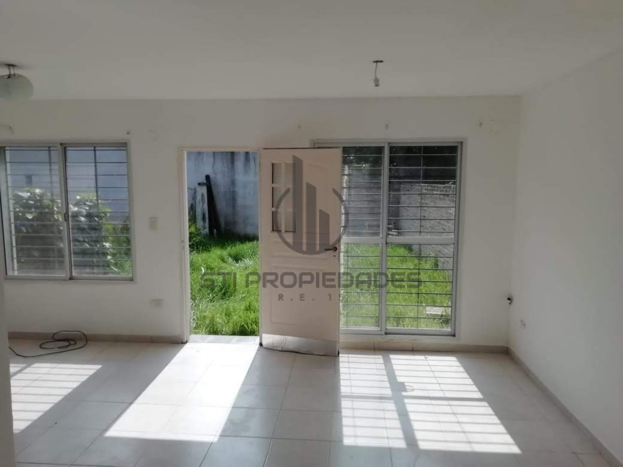 Alquiler de casa en Funes - Dos dormitorios - Cochera