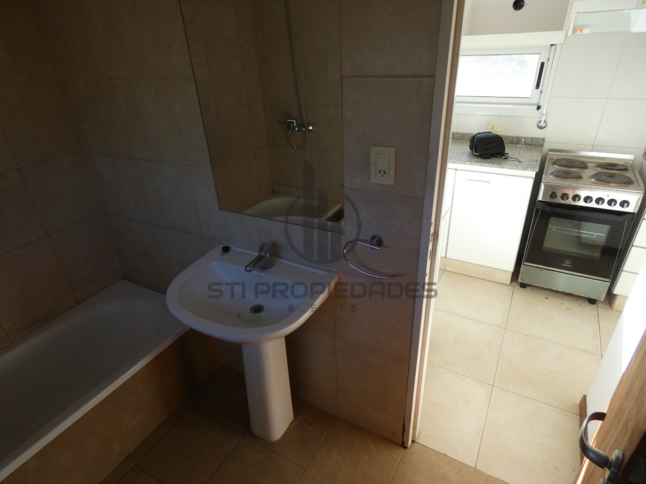 HERMOSO DEPARTAMENTO DE UN DORMITORIO CON COCHERA EN PUEBLO ESTHER - BARRIO PRIVADO