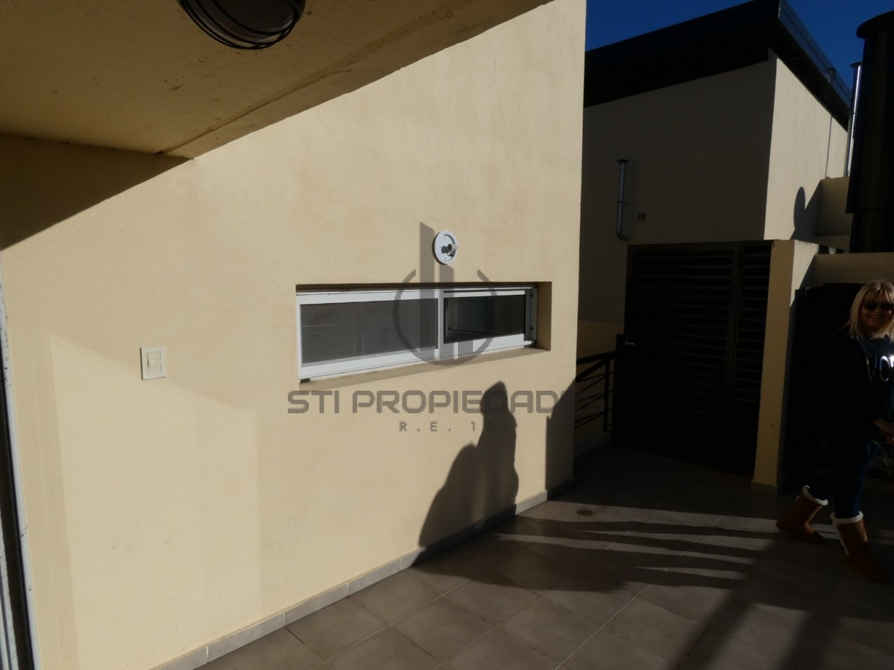 HERMOSO DEPARTAMENTO DE UN DORMITORIO CON COCHERA EN PUEBLO ESTHER - BARRIO PRIVADO
