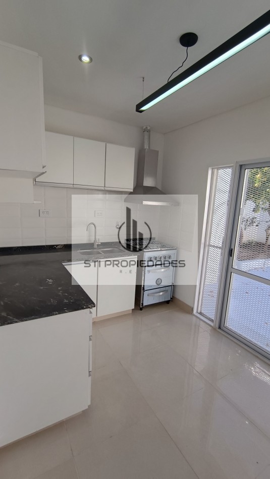 Casa refaccionada a nuevo - Oportunidad!