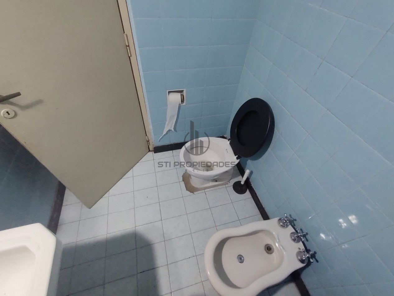 Alquiler casa de esquina - Cochera - Barrio Belgrano