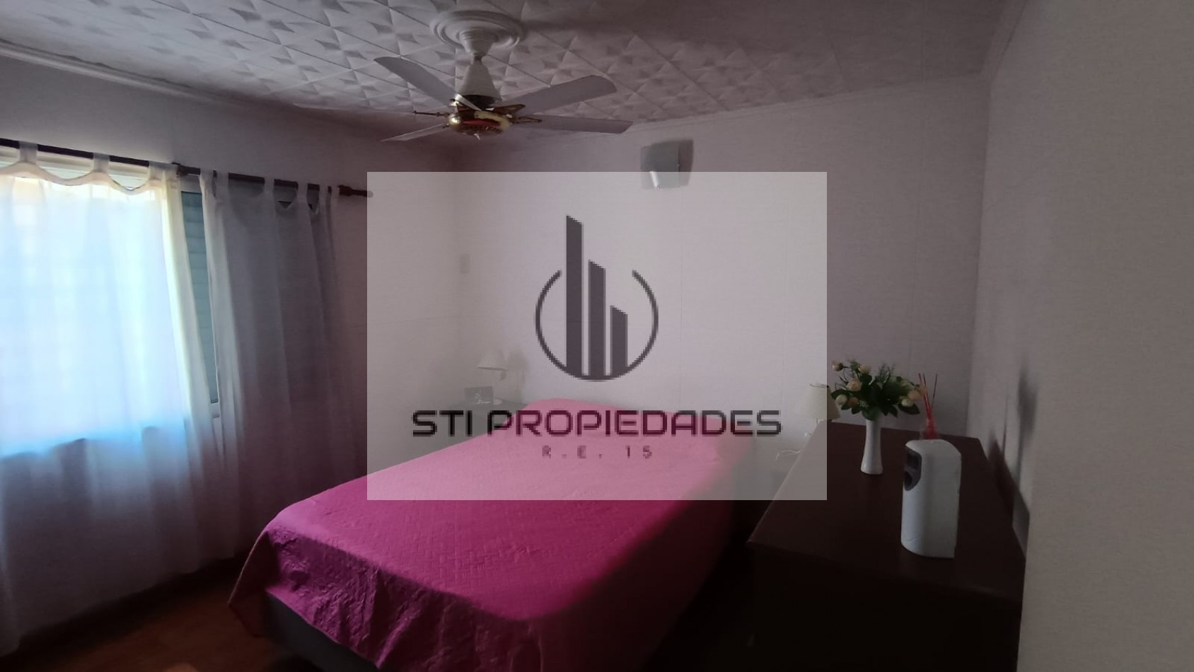 Venta de casa de 3 dormitorios - Patio - Cochera - Local - VGG
