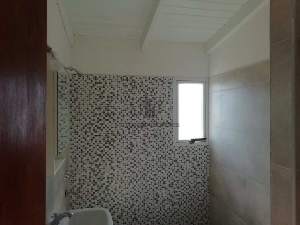 Vendo duplex de dos dormitorios con cochera