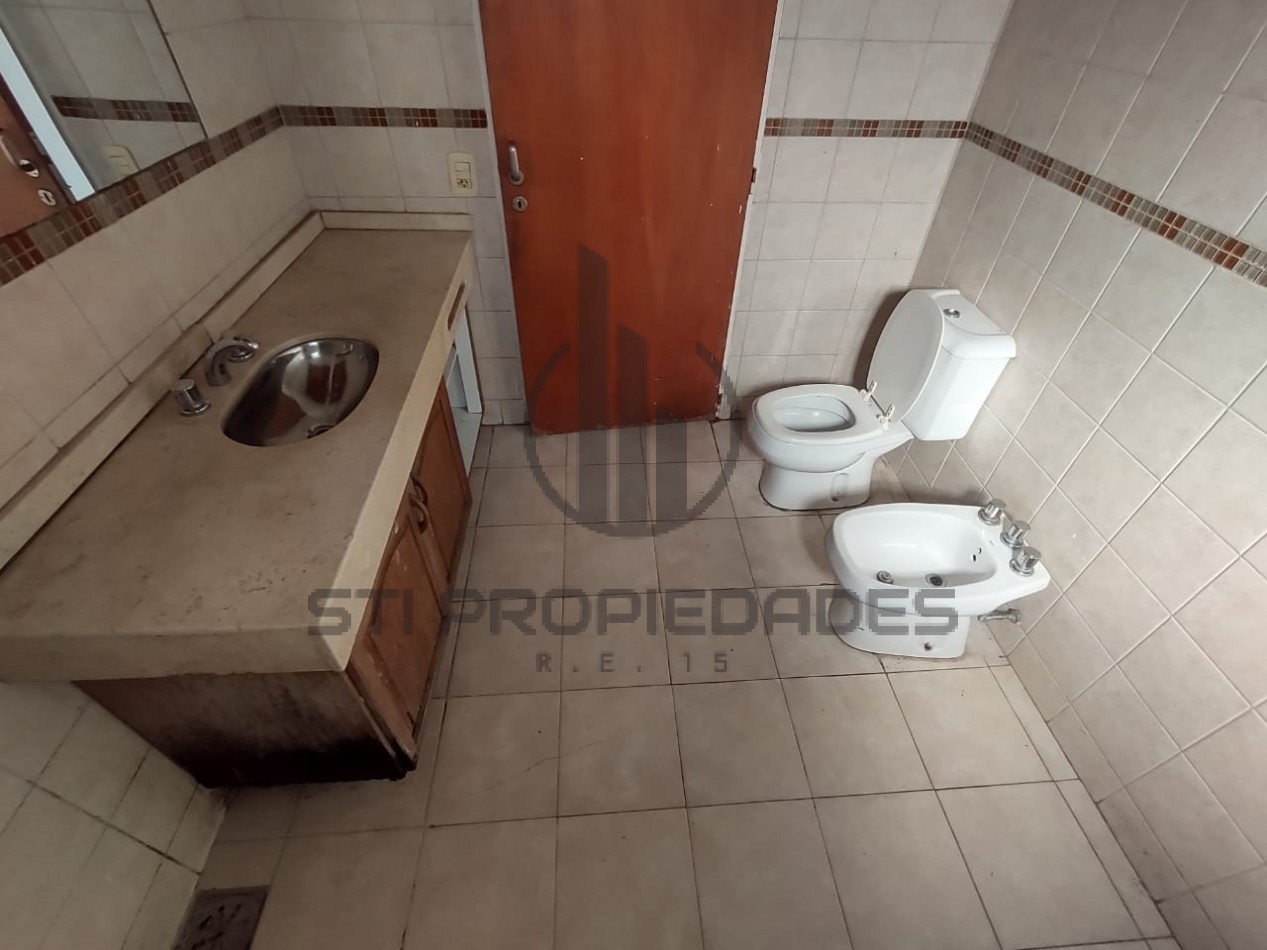 Casa planta alta en alquilar - Amplios ambientes