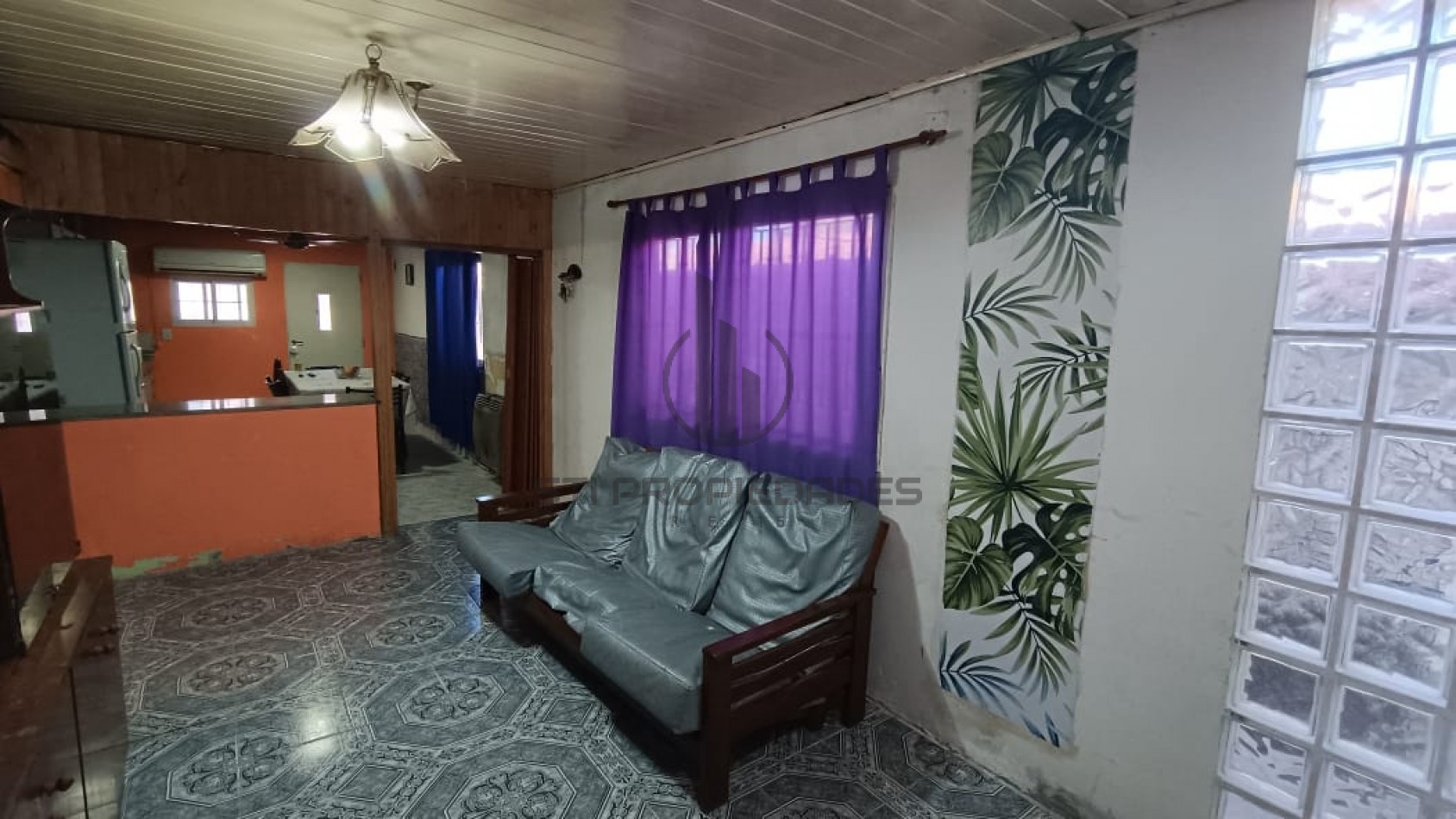 Venta de casa de 2 dormitorios - Patio - Cochera - Granadero Baigorria