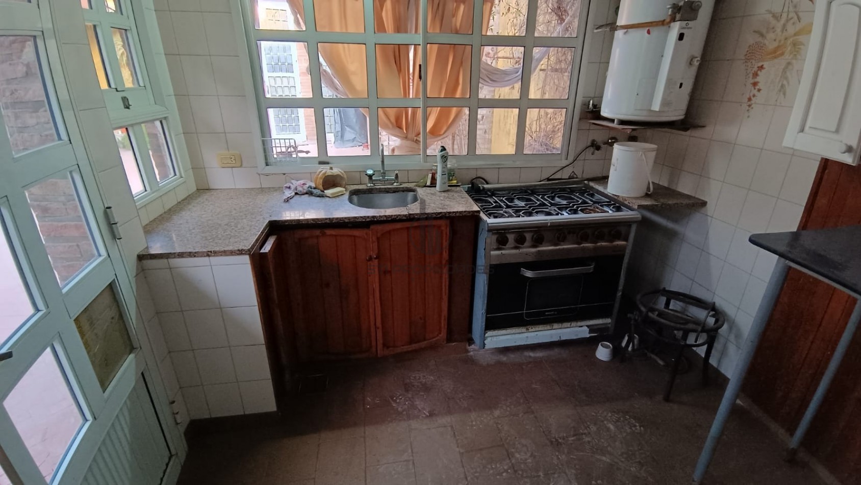 Alquiler de importante local sobre avenida - Barrio Belgrano - Disponible Agosto