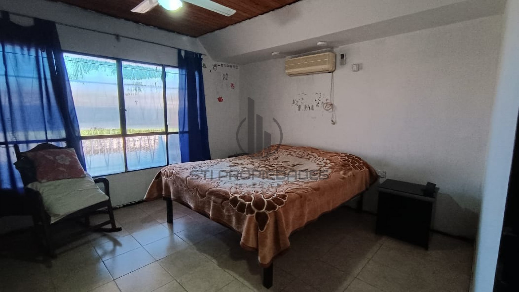 Venta de casa de 2 dormitorios - Patio - Cochera - Granadero Baigorria