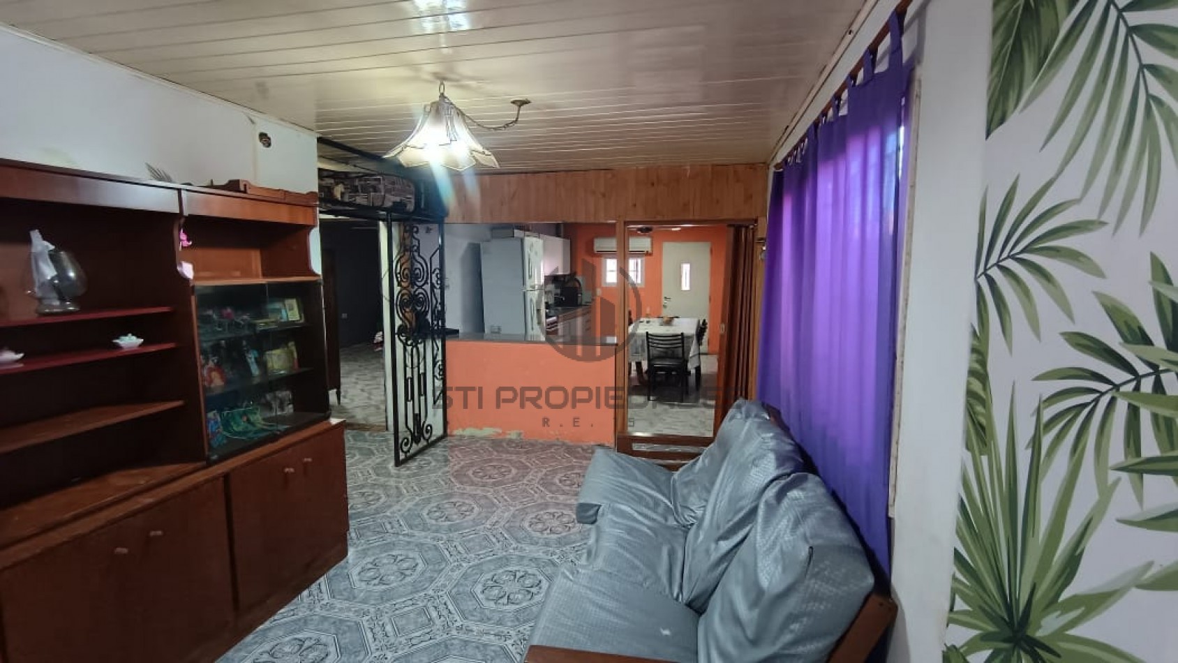 Venta de casa de 2 dormitorios - Patio - Cochera - Granadero Baigorria