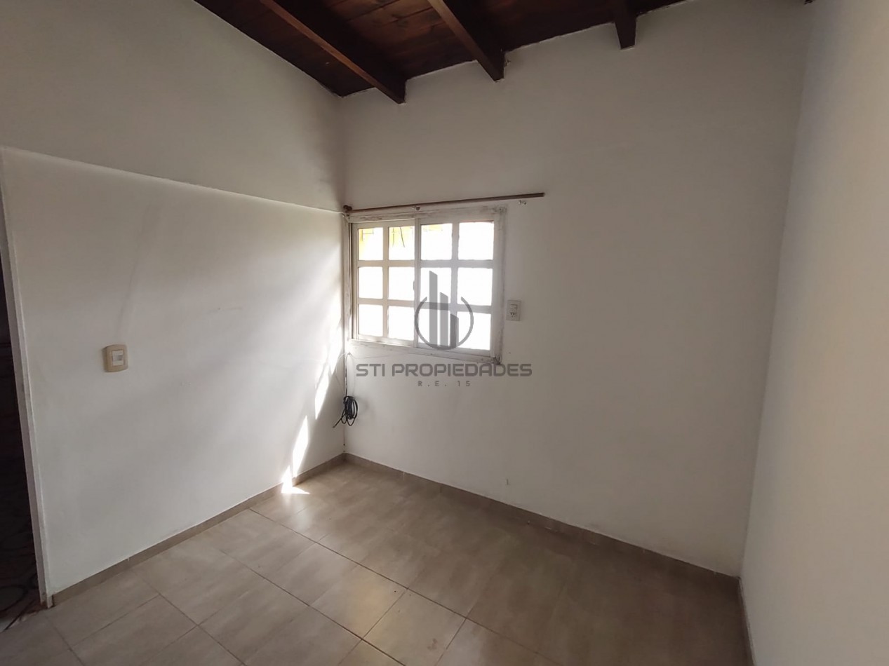 Venta de casa de 2 dormitorios - Zona Oeste