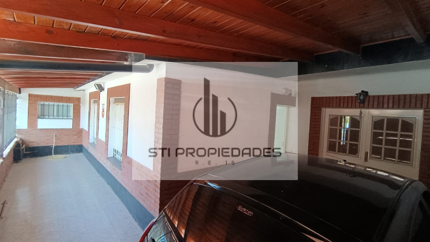 Venta de casa de 3 dormitorios - Patio - Cochera - Local - VGG