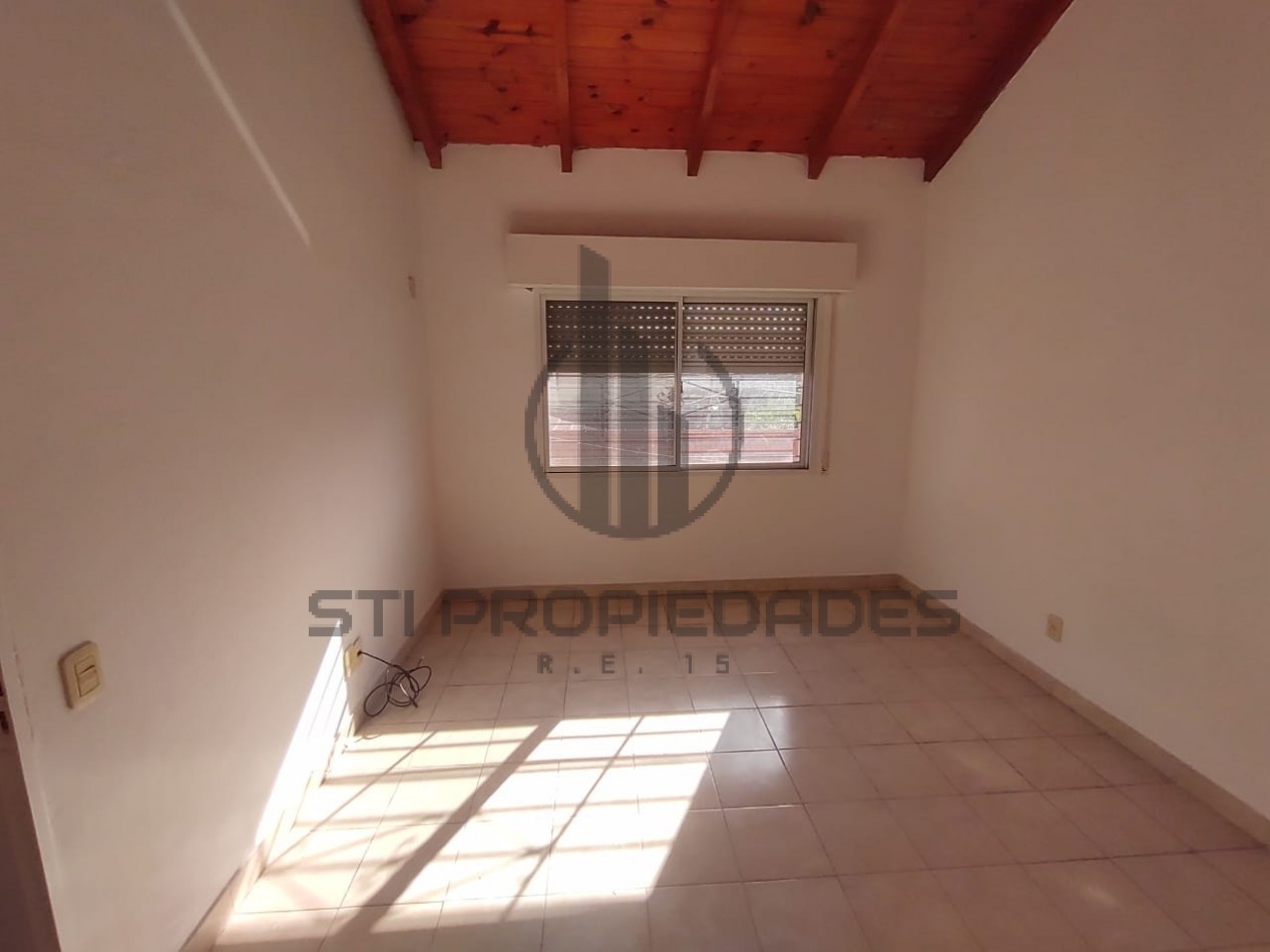 Casa planta alta en alquilar - Amplios ambientes