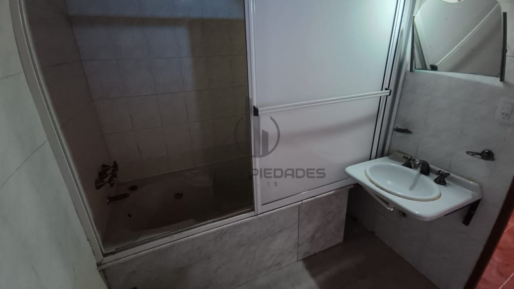 Alquiler amplia casa planta alta - Barrio Belgrano - disponible a partir de Diciembre 