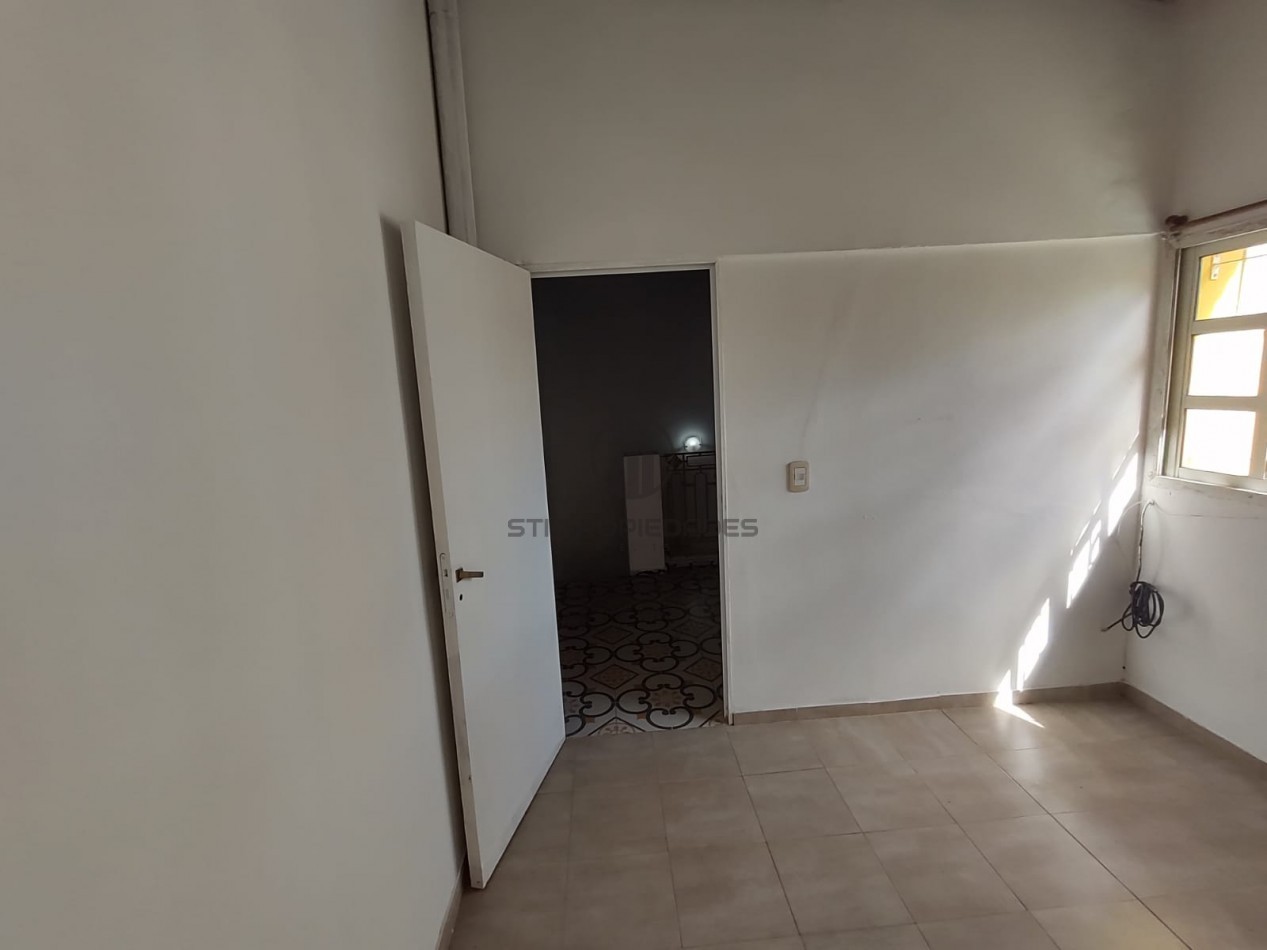 Venta de casa de 2 dormitorios - Zona Oeste