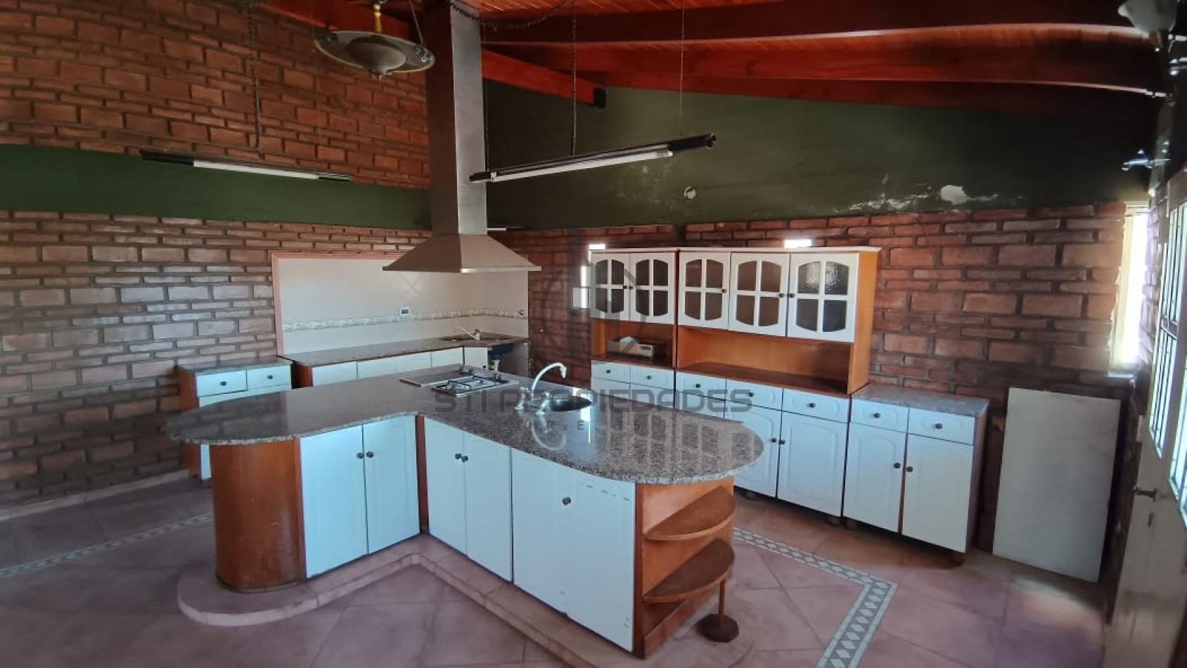 Alquiler amplia casa planta alta - Barrio Belgrano - disponible a partir de Diciembre 