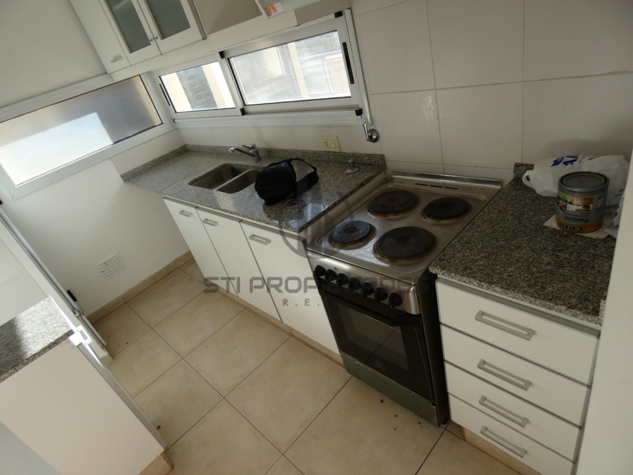 HERMOSO DEPARTAMENTO DE UN DORMITORIO CON COCHERA EN PUEBLO ESTHER - BARRIO PRIVADO