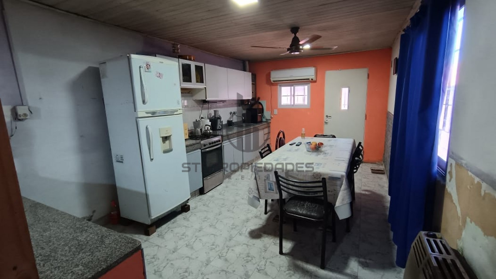 Venta de casa de 2 dormitorios - Patio - Cochera - Granadero Baigorria