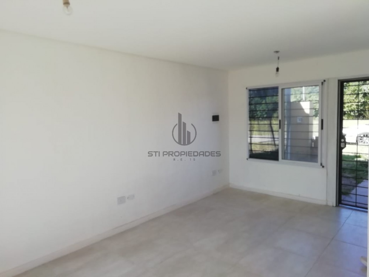 Vendo duplex de dos dormitorios con cochera