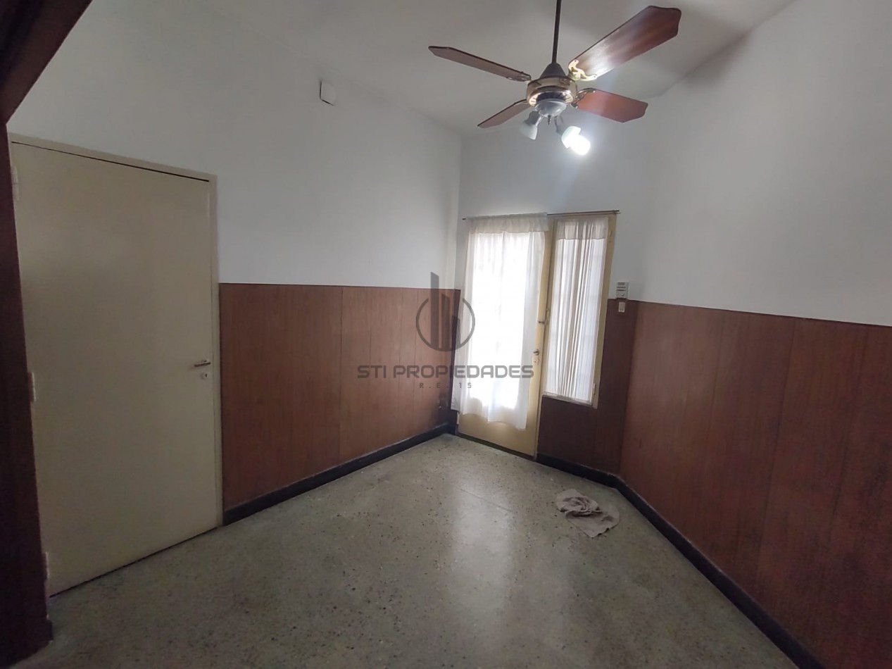 Alquiler casa de esquina - Cochera - Barrio Belgrano