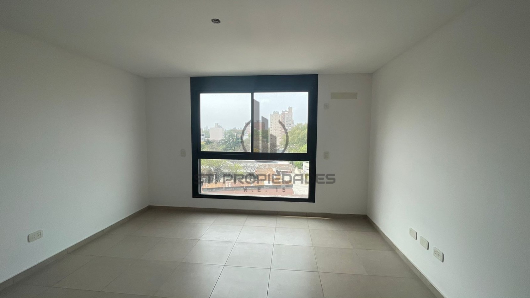 Alquiler de monoambiente - Barrio Luis Agote