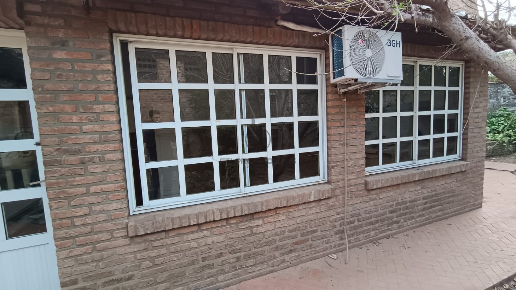 Alquiler de importante local sobre avenida - Barrio Belgrano - Disponible Agosto