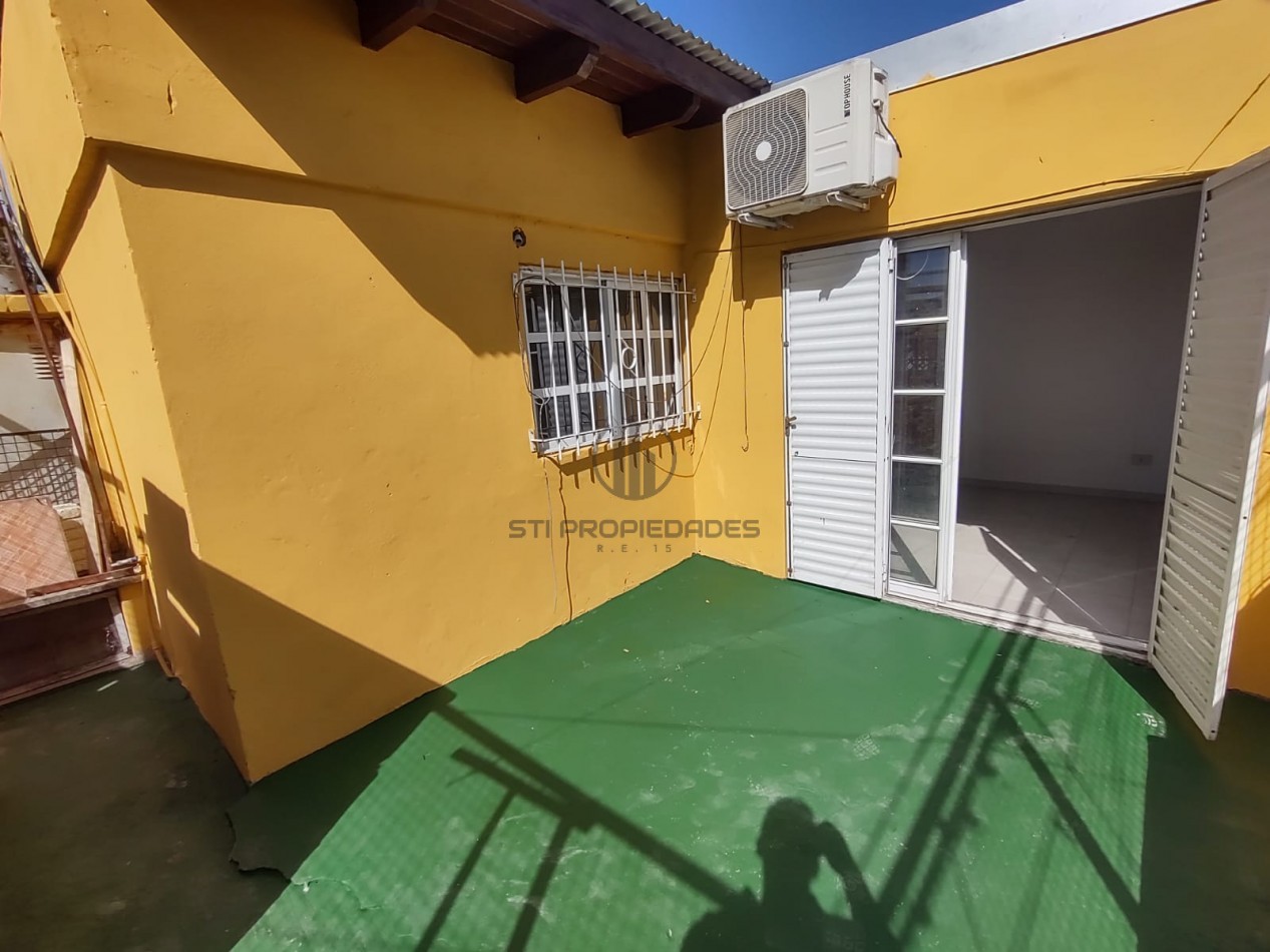 Venta de casa de 2 dormitorios - Zona Oeste