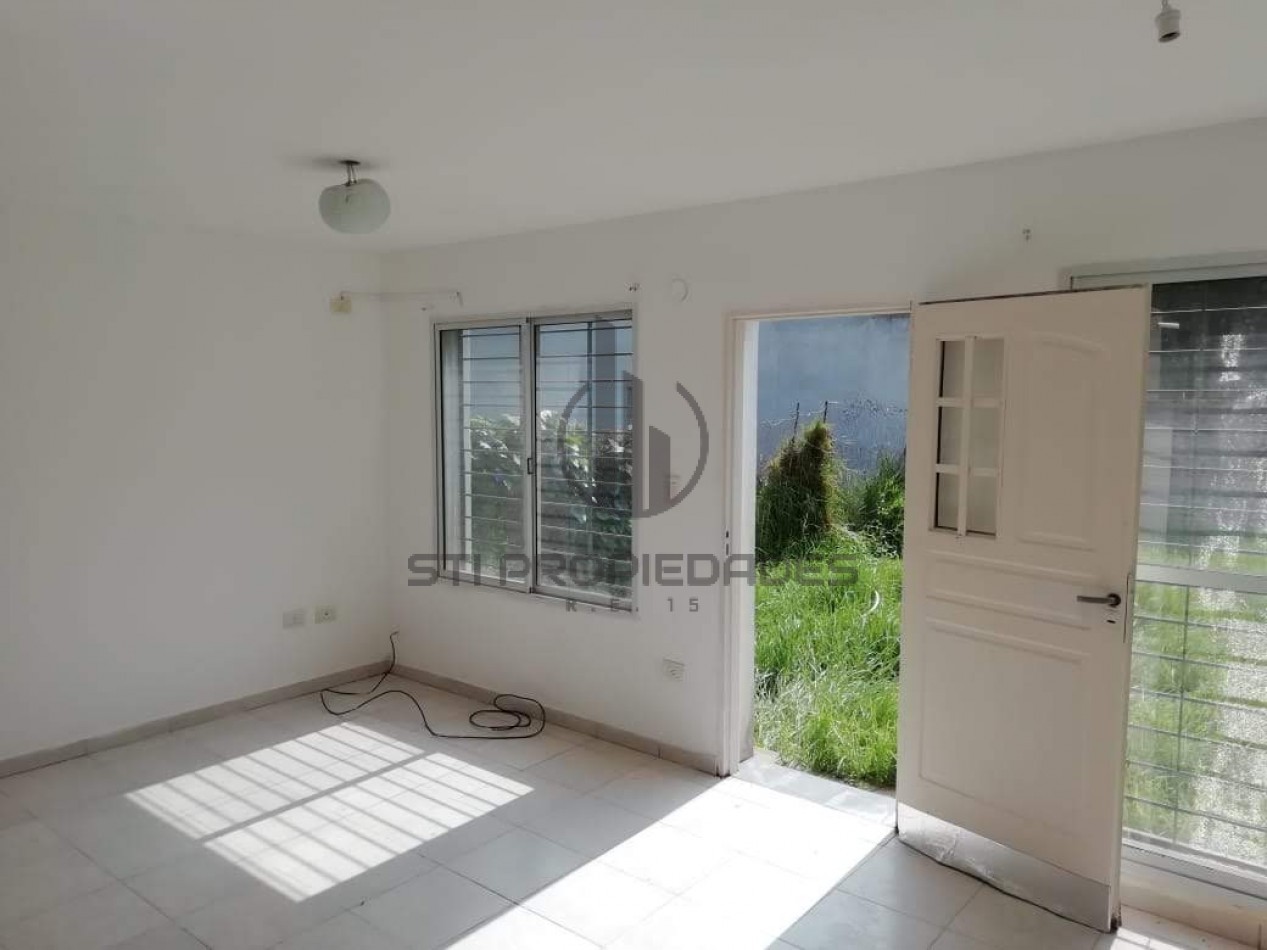 Alquiler de casa en Funes - Dos dormitorios - Cochera