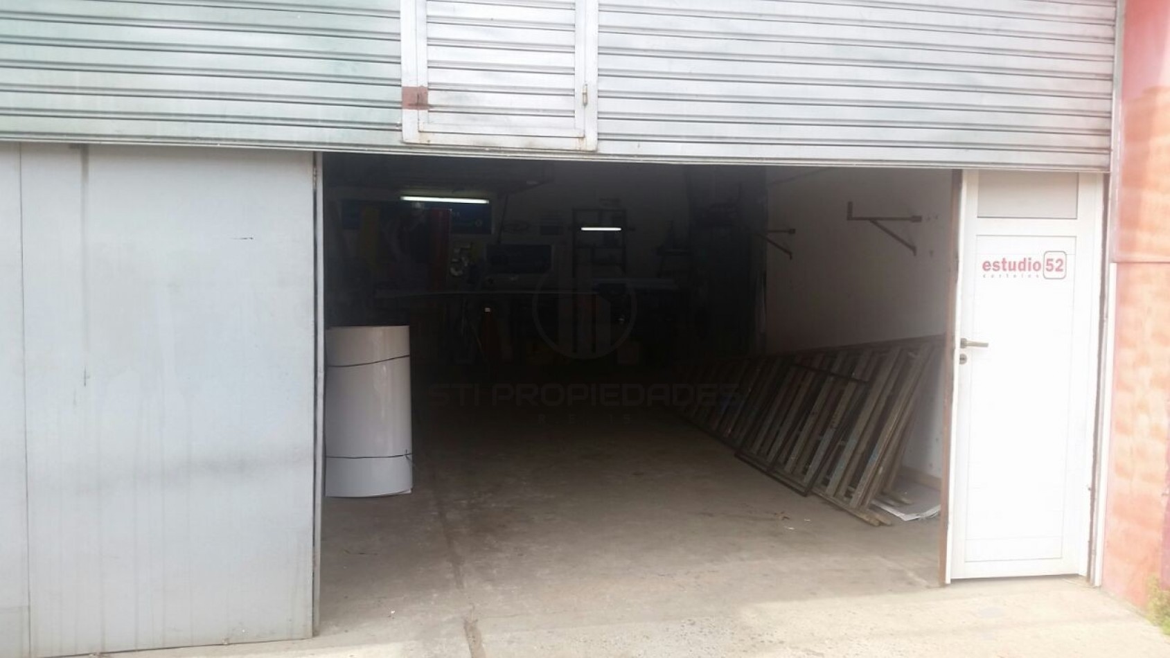 Alquiler de galpon en barrio Azcuenaga