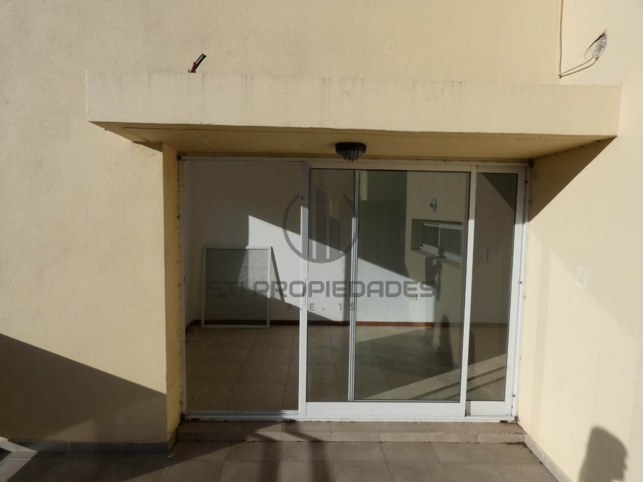 HERMOSO DEPARTAMENTO DE UN DORMITORIO CON COCHERA EN PUEBLO ESTHER - BARRIO PRIVADO