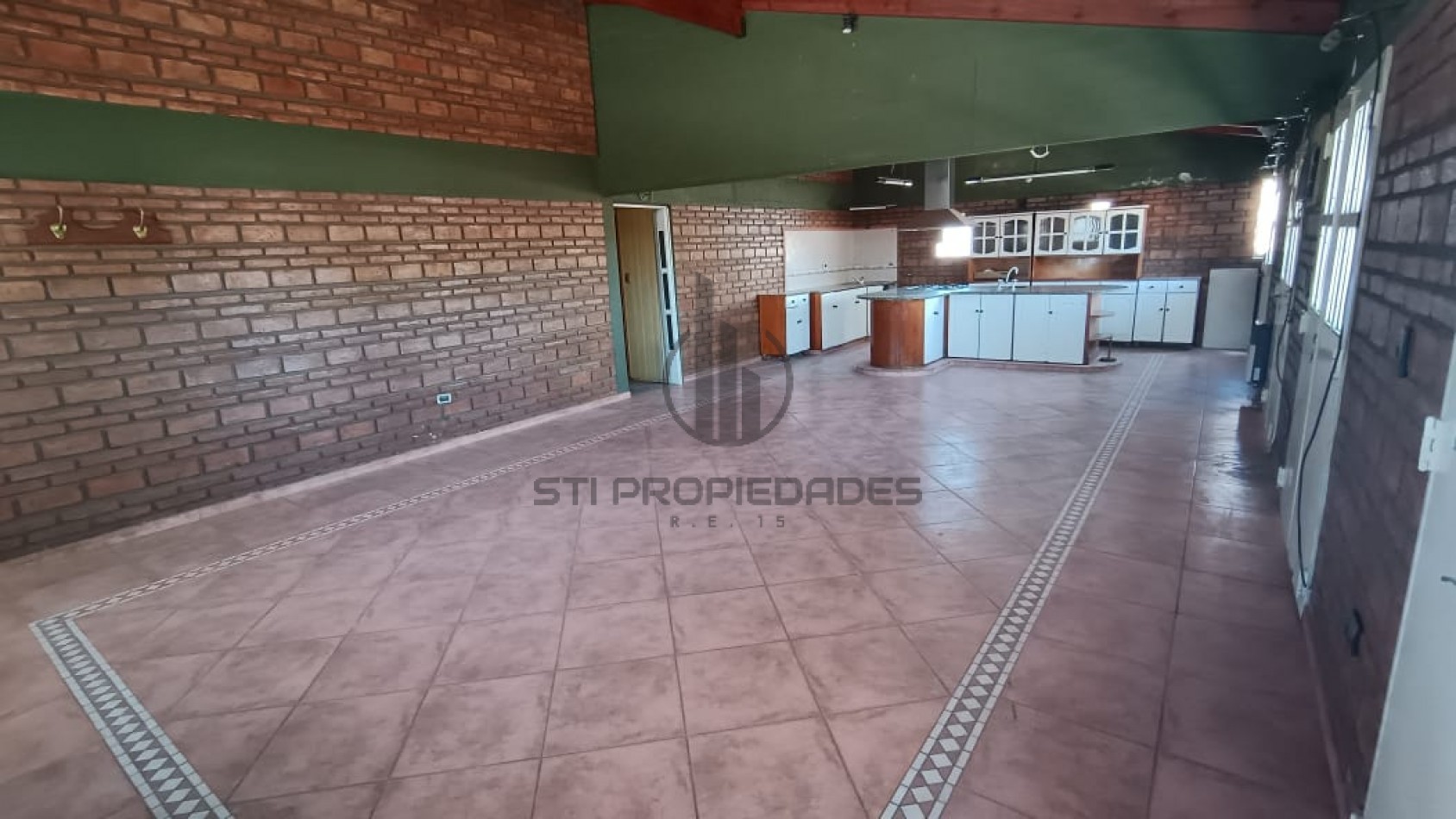 Alquiler amplia casa planta alta - Barrio Belgrano - disponible a partir de Diciembre 