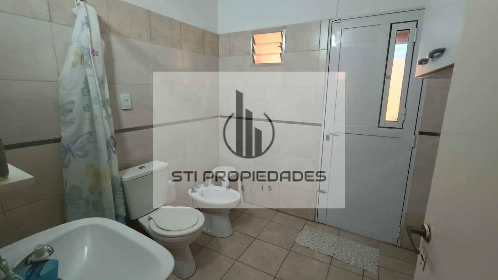 Venta de casa de 3 dormitorios - Patio - Cochera - Local - VGG
