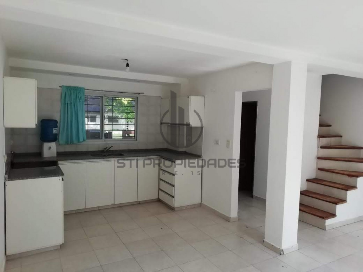 Alquiler de casa en Funes - Dos dormitorios - Cochera