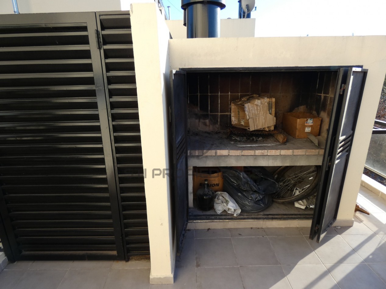 HERMOSO DEPARTAMENTO DE UN DORMITORIO CON COCHERA EN PUEBLO ESTHER - BARRIO PRIVADO
