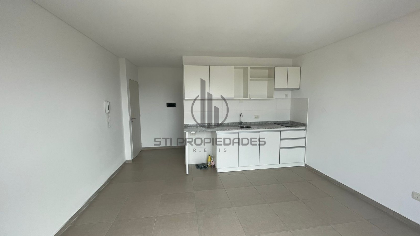 Alquiler de monoambiente - Barrio Luis Agote