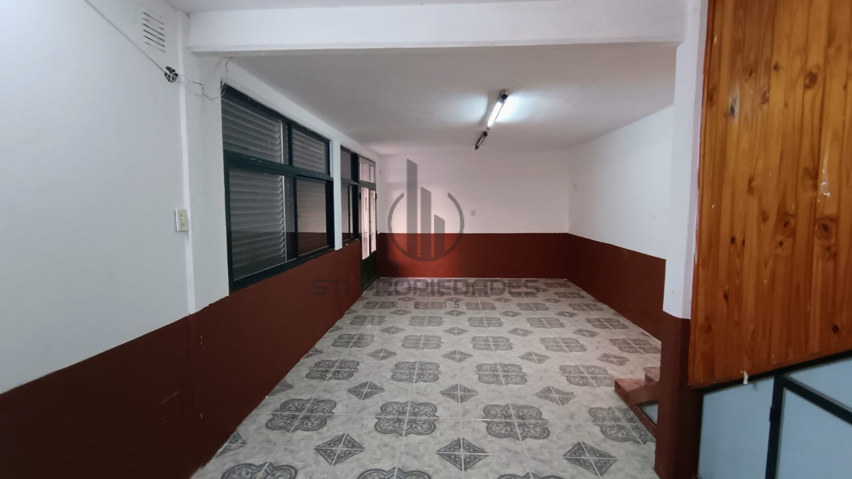 Alquiler casa en planta baja - Dos dormitorios - Cochera - Patio