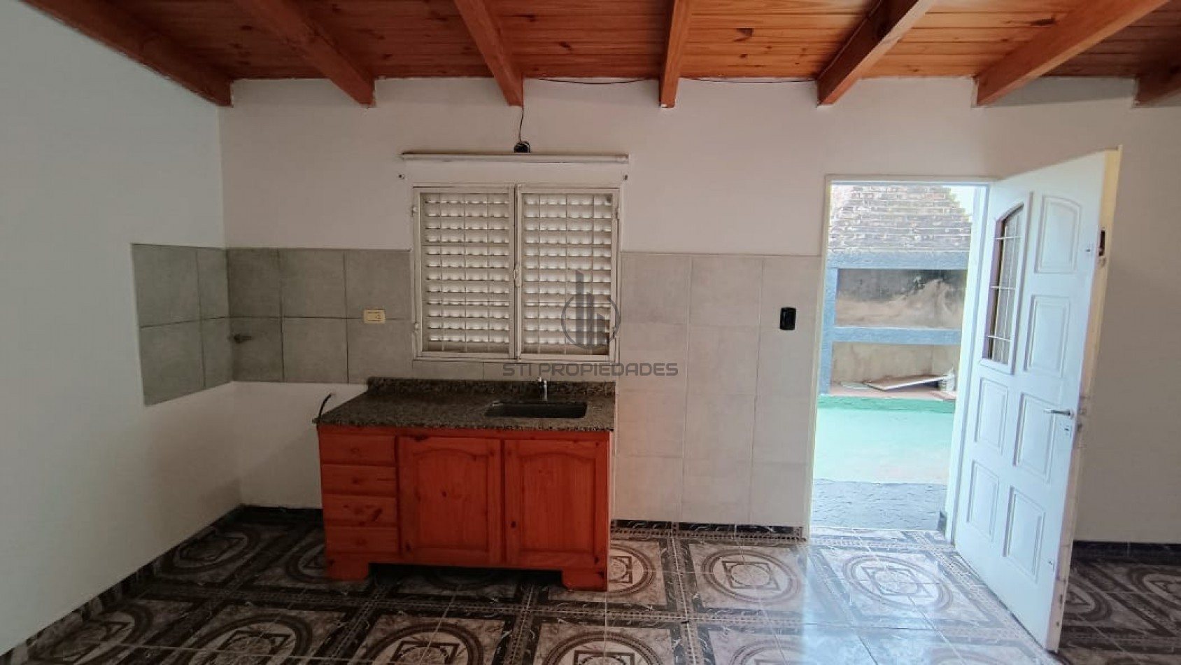 Alquiler de casa planta alta - dos dormiotorios