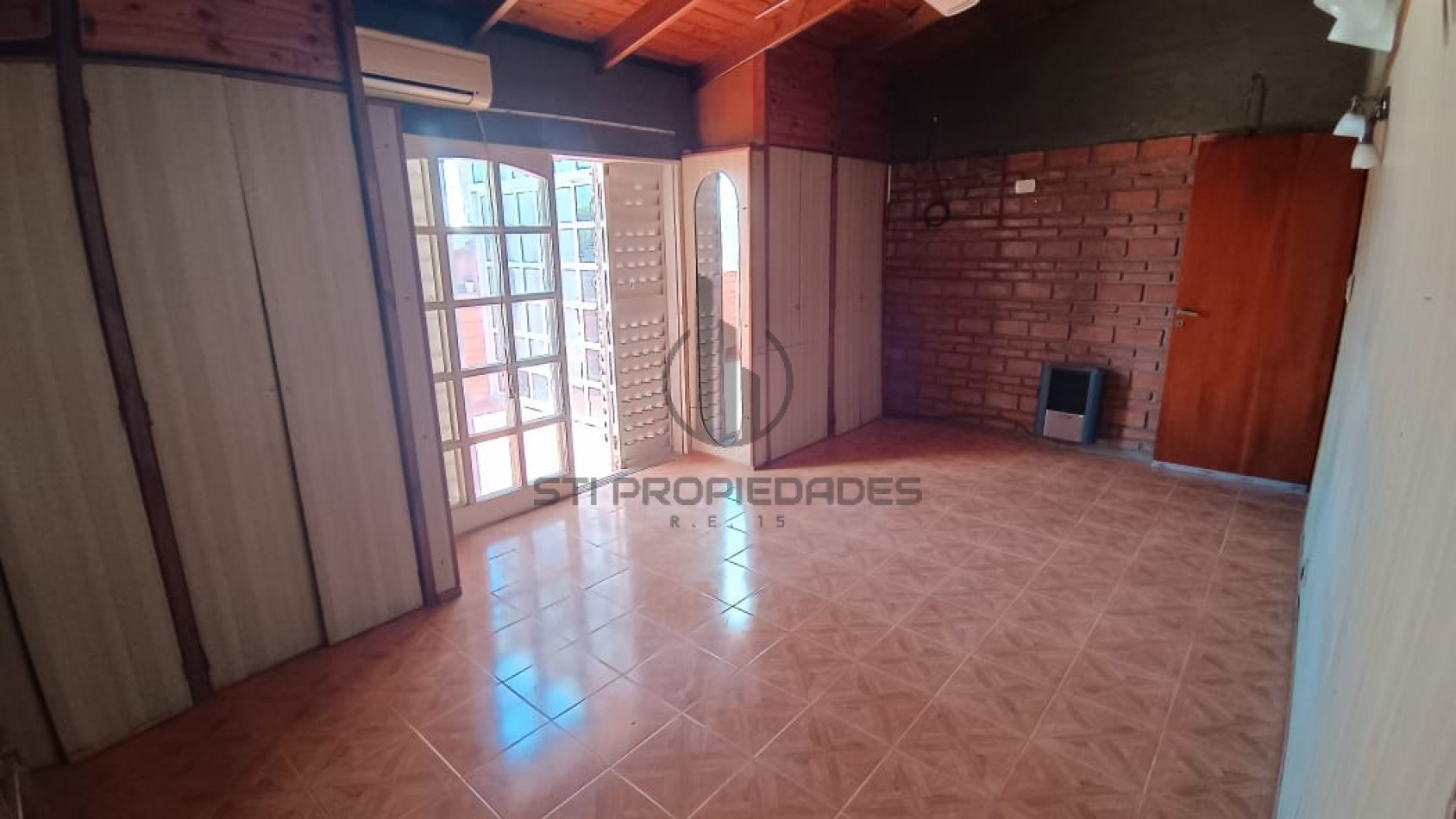 Alquiler amplia casa planta alta - Barrio Belgrano - disponible a partir de Diciembre 