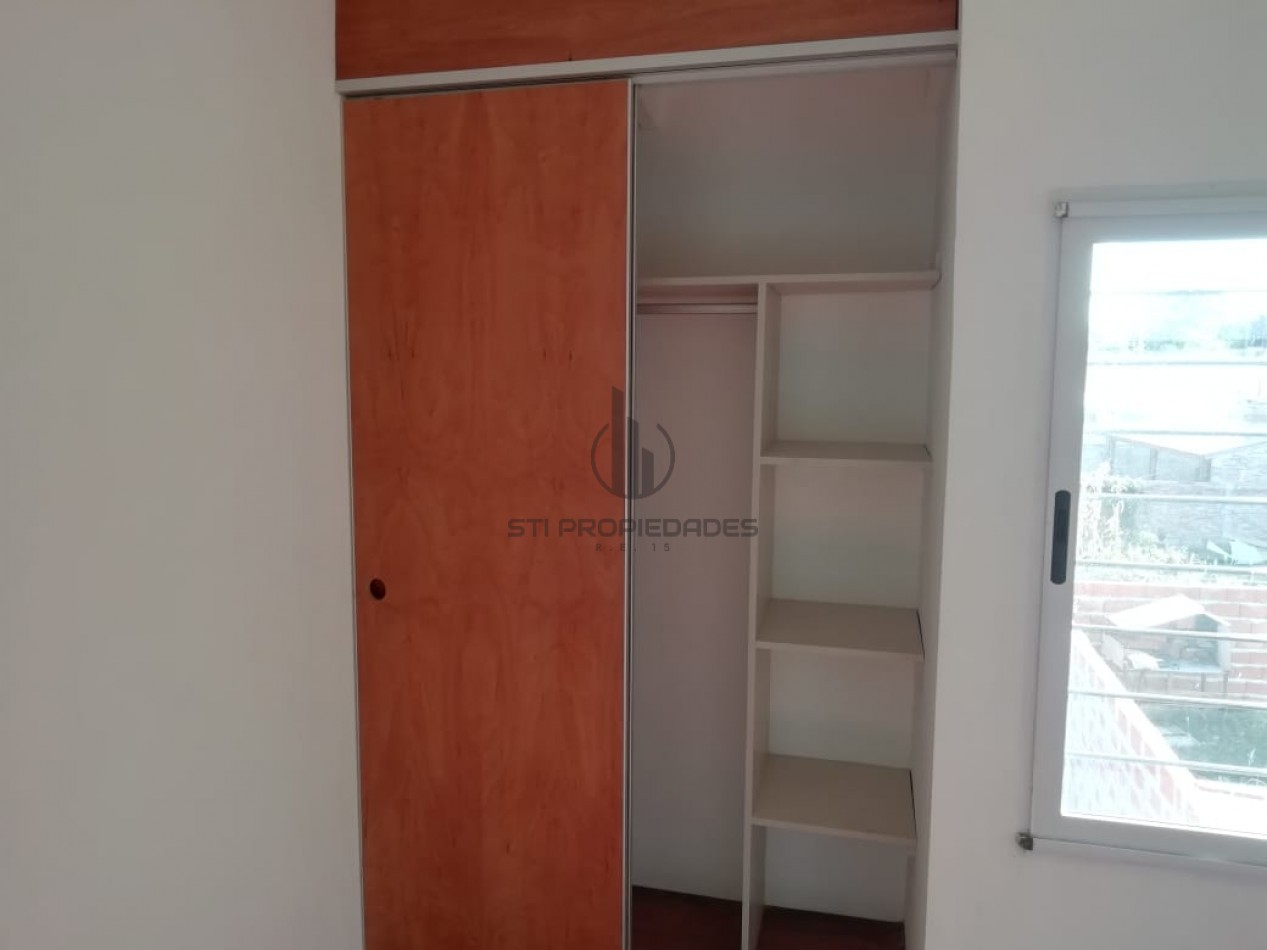 Vendo duplex de dos dormitorios con cochera