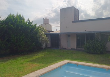 Alquiler de amplia casa - 3 Dormitorios - Pileta - ibarlucea - Sin garantia propietaria