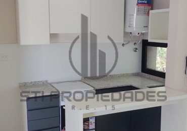 Alquiler de amplio monoambiente con balcon